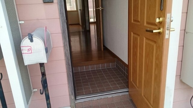 レ・エスターテＡの玄関|シンプルで使いやすい玄関です