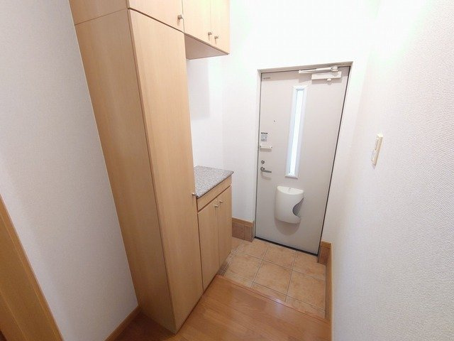 ヴィラフューゲル　Ⅲの玄関|落ち着いた玄関です