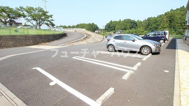 グランドノーブル松山　Ａの駐車場