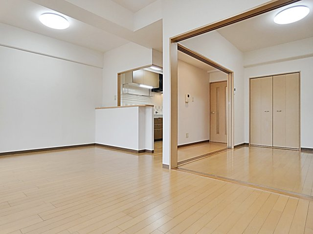 カシータス城下の居間・リビング