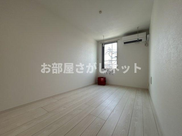 バズ西台Ⅲの居間・リビング
