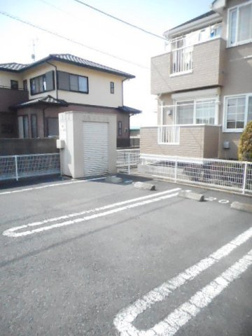 ソレイユ・ファミールⅡの駐車場