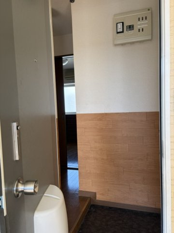 シティパレスA棟の玄関|収納もある玄関です