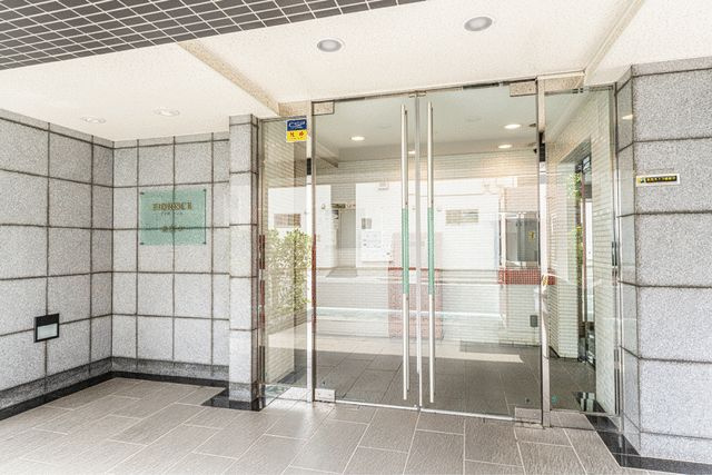 フィオリーシェ東浅草のエントランス