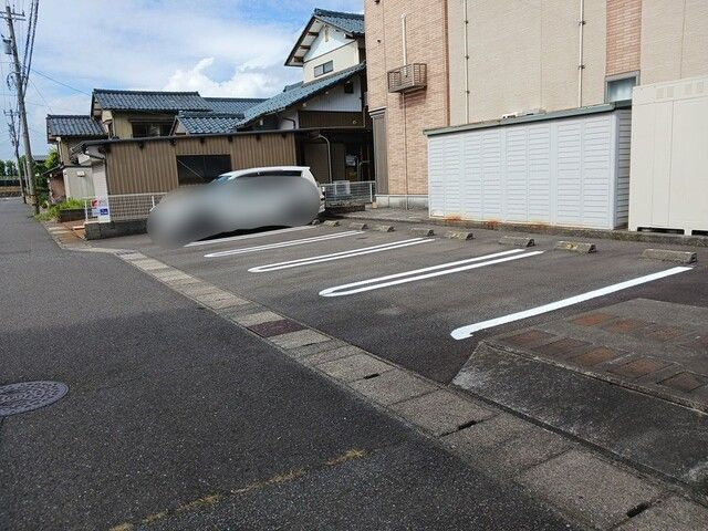 エコ　グランツの駐車場