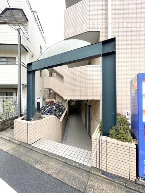 メインステージ池袋本町第２のエントランス