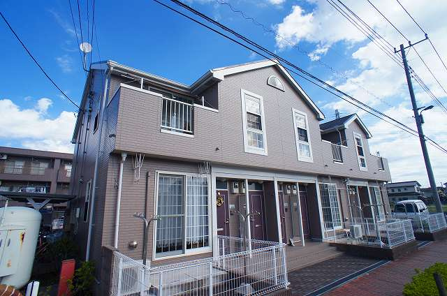 草加市新栄１丁目のアパートの外観