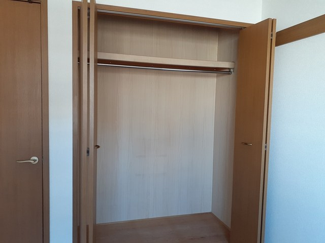 草加市新栄１丁目のアパートの収納