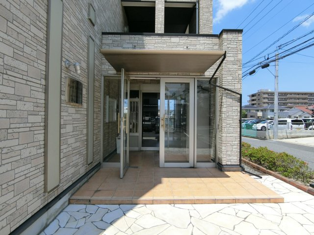 ピュアセルト森尾Ⅱのエントランス