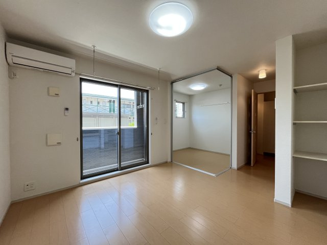 ラルーチェの居間・リビング