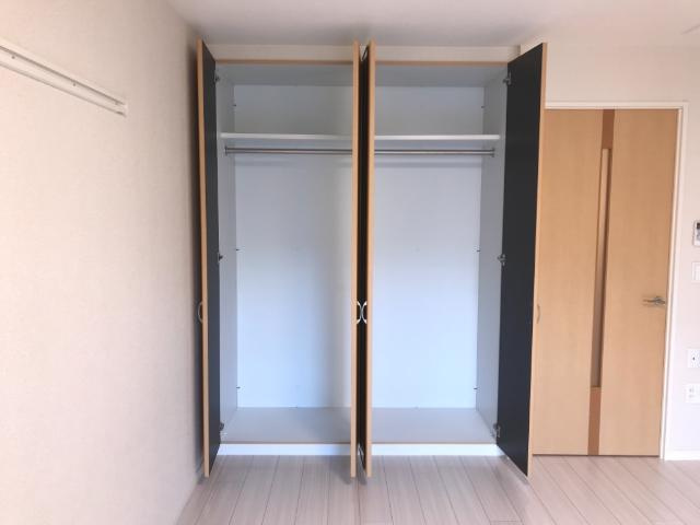 フォレストコートの収納|洋室クローゼット