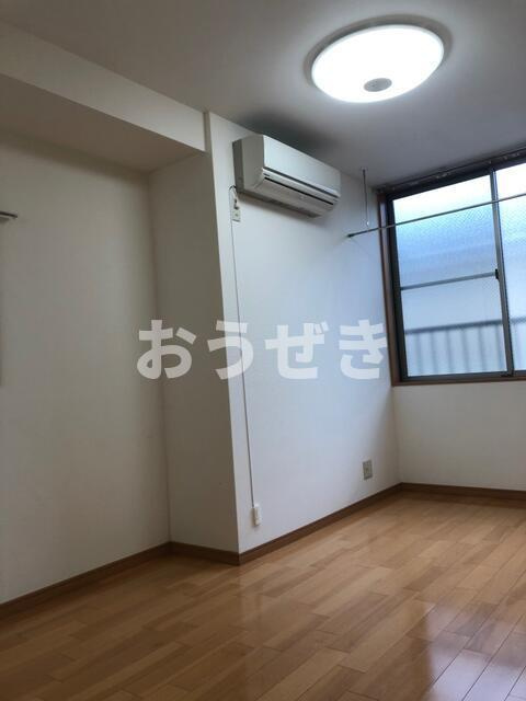 赤門町貸家の居間・リビング