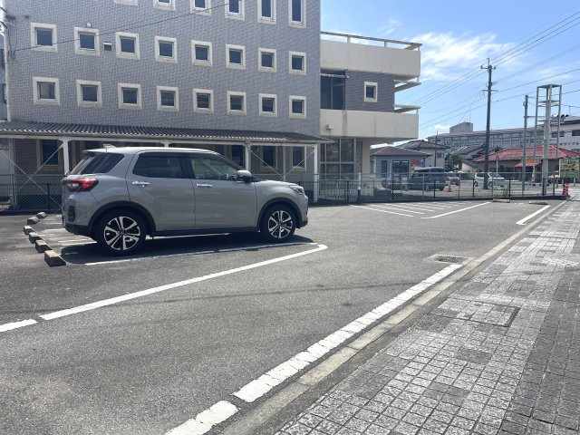 メゾン　ド　ソラＡの駐車場