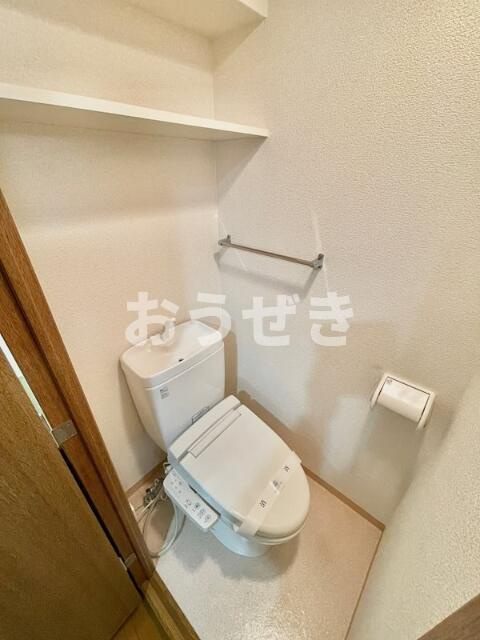 グリフィン横浜・東口のトイレ|別の階の同間取り写真となりま…