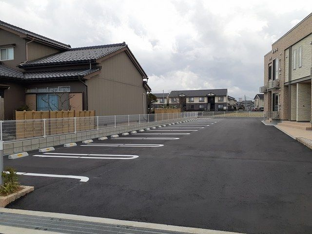 メシェルディの駐車場