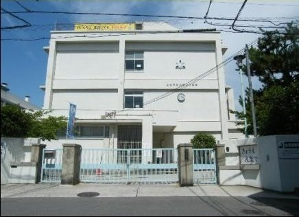 ヴィラ東雲の周辺|比治山小学校まで290m