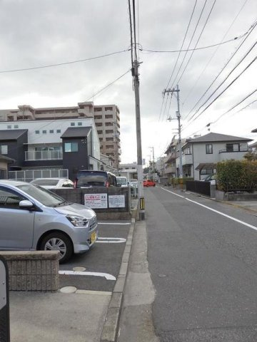 ヴィラ東雲の駐車場|駐車場に車を止められます