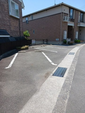 きさらぎの駐車場|カースペースがあります