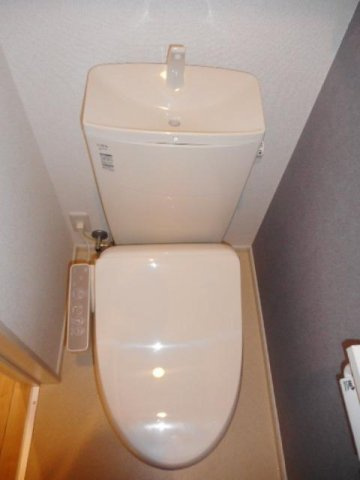 リヴァージュのトイレ|清潔感のあるトイレです