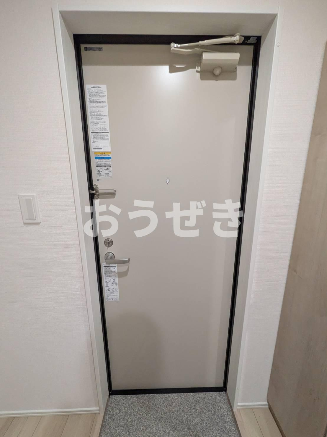 グランメゾン弘明寺の玄関