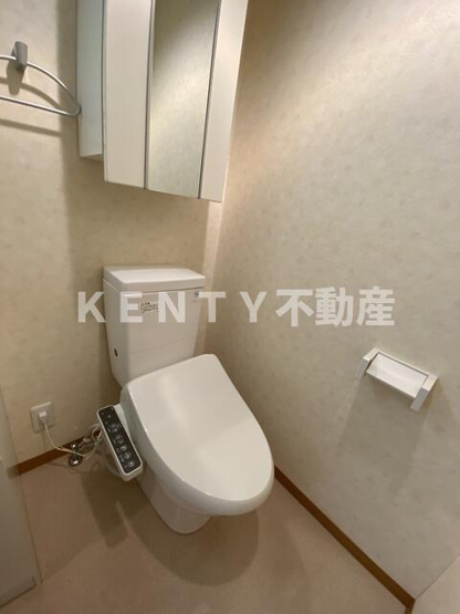 【トイレ】 | ピースヒル | 落ち着いた色調のトイレです