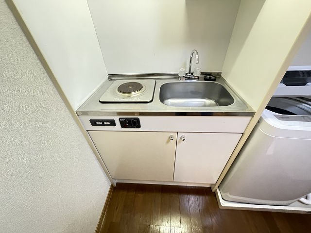 レオパレスツツミ28のキッチン