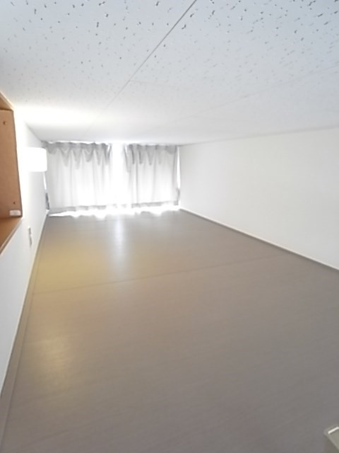 レオパレス甲東の寝室