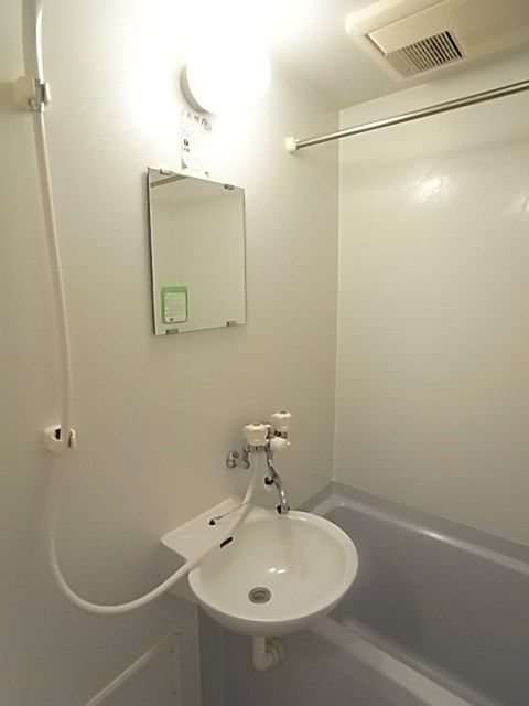 レオパレス甲東の洗面所