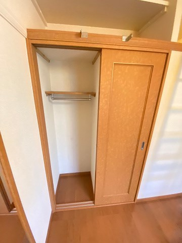 レオパレスセリバテール仁川の収納