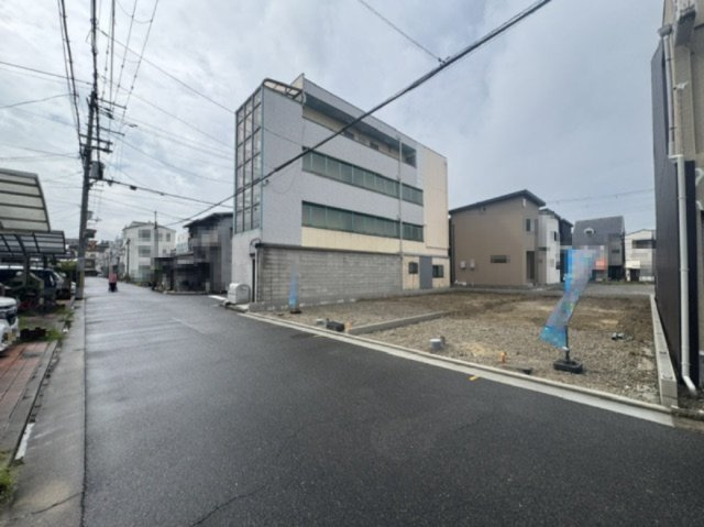 【前面道路含む現地写真】 | Livele Garden.S堺市堺区昭和通3期　2号棟 | 東側・幅員約5.4ｍ道路。見通しがよく、車の出し入れもラクラク！(2026年9月28日撮影)