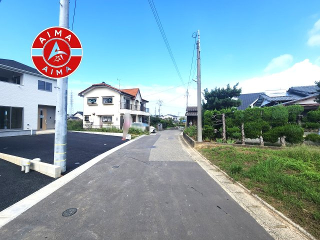 古賀市久保第2-1棟（1号棟）の外観|前面道路含む現地の写真です。