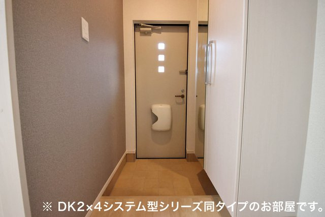 オリジンハウスの玄関