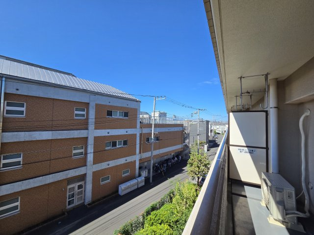 リヴィエール稲城の玄関