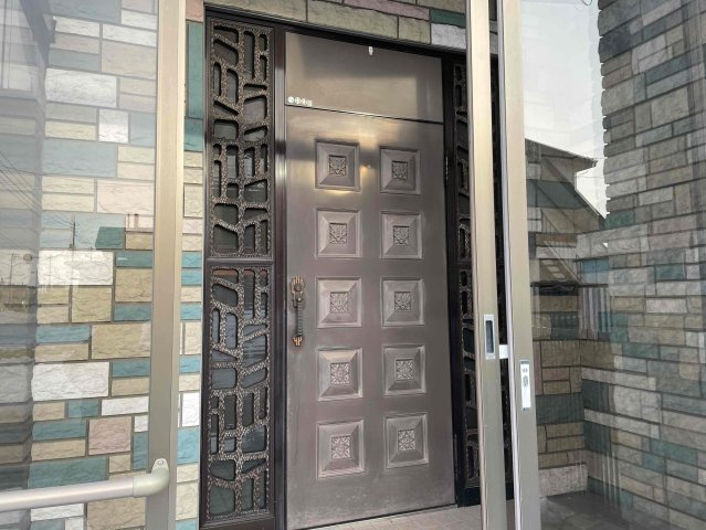 北見市常盤町4丁目2番地1　中古売家の玄関