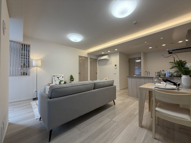 中野区本町３丁目の中古マンションの居間・リビング