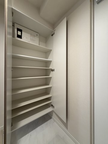 中野区本町３丁目の中古マンションの収納|シューズボックス