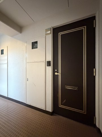 中野区本町３丁目の中古マンションの玄関