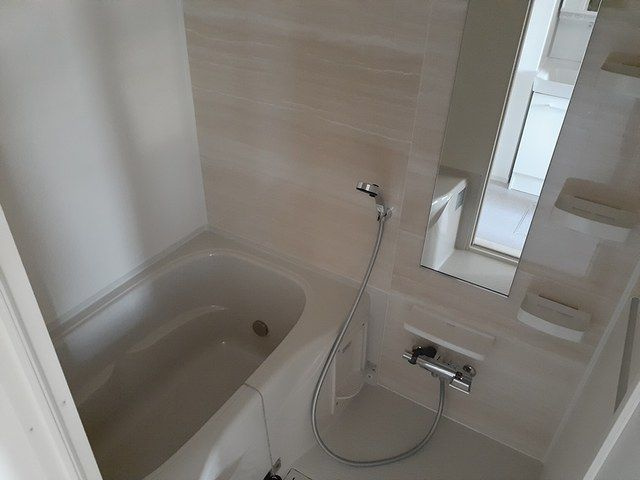 シャイニングの浴室
