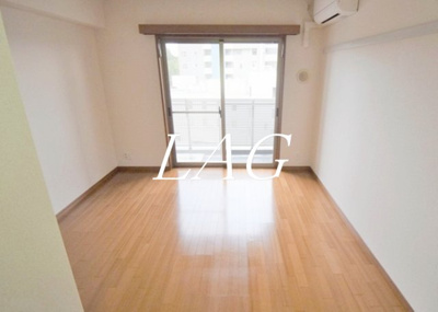 【居間・リビング】 | 神興アルファビル | 洋室のお部屋です。