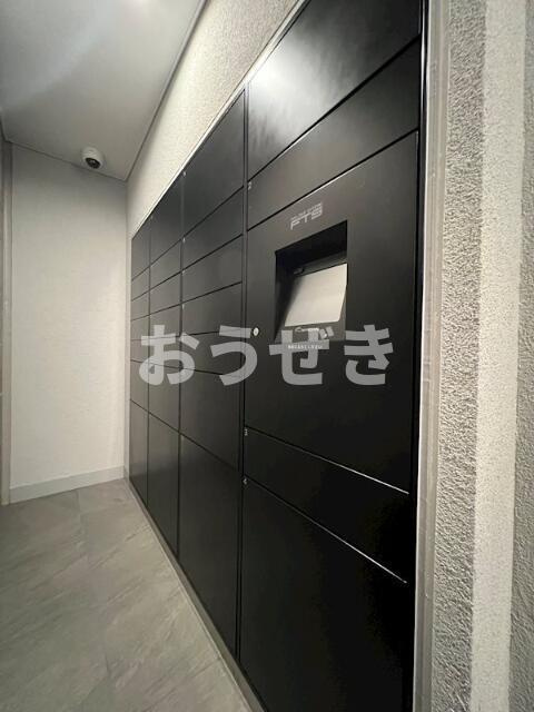 ＧＥＮＯＶＩＡ綾瀬Ⅱのエントランス|宅配ボックス