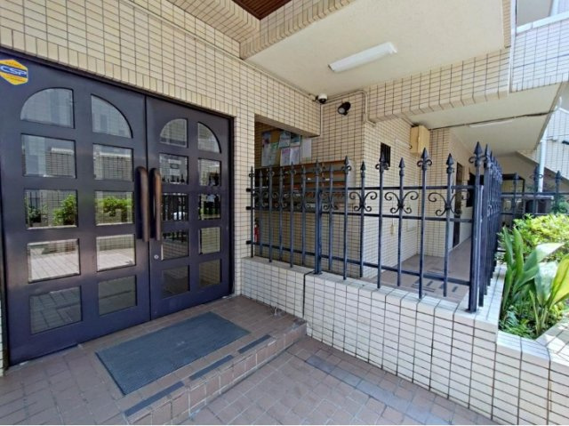 日神パレス高円寺のエントランス|日神パレス高円寺：「高円寺」駅徒歩１３分！