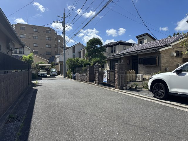 【前面道路含む現地写真】