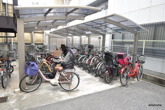 カルム西野Ⅱ　仲介手数料無料の駐車場