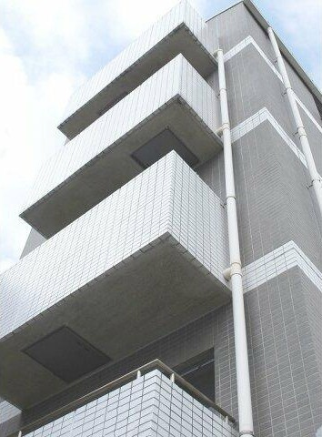 プレール潮見ピアクラブの外観|「潮見」駅徒歩２分！スーパーやコンビニ近く買物便利な平成８年築の耐震基準適合マンション、プレール潮見ピアクラブは即日現地案内可能となっておりますので、お気軽にお問い合わせください！