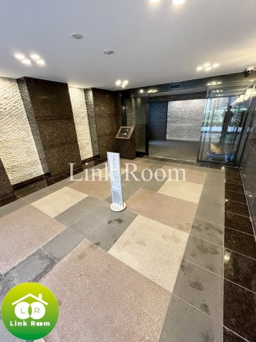 ルーブル大島参番館のエントランス