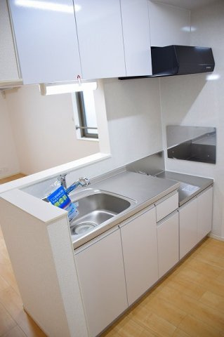 ロイヤルコート上ノ山のキッチン|コンパクトなキッチンで掃除もラクラク