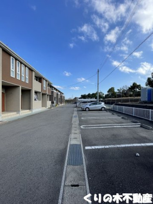 【駐車場】 | プリムローズ田窪Ｂ | カースペースがあります
