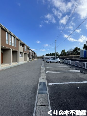 【駐車場】 | プリムローズ田窪Ｂ | カースペースがあります
