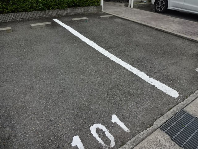I　FREEZE北条の駐車場
