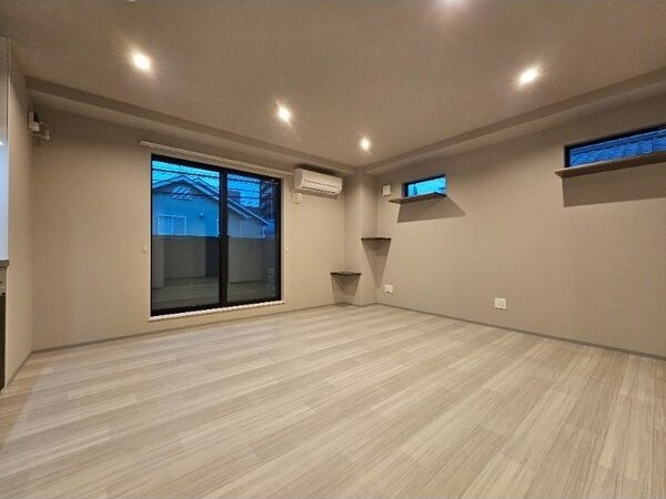 Sugarloaf Park花の木の内装